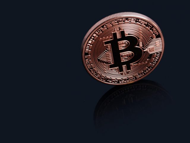 مایکل نووگراتز: قیمت بیت‌کوین تا پایان سال 2018 به سادگی از مرز 40000 دلار خواهد گذشت